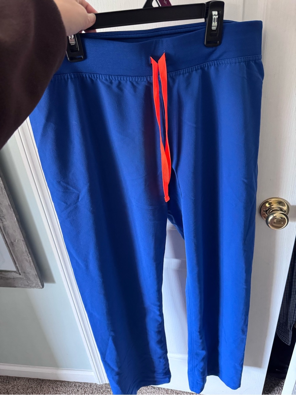 Women’s Figs Size Medium Livingston